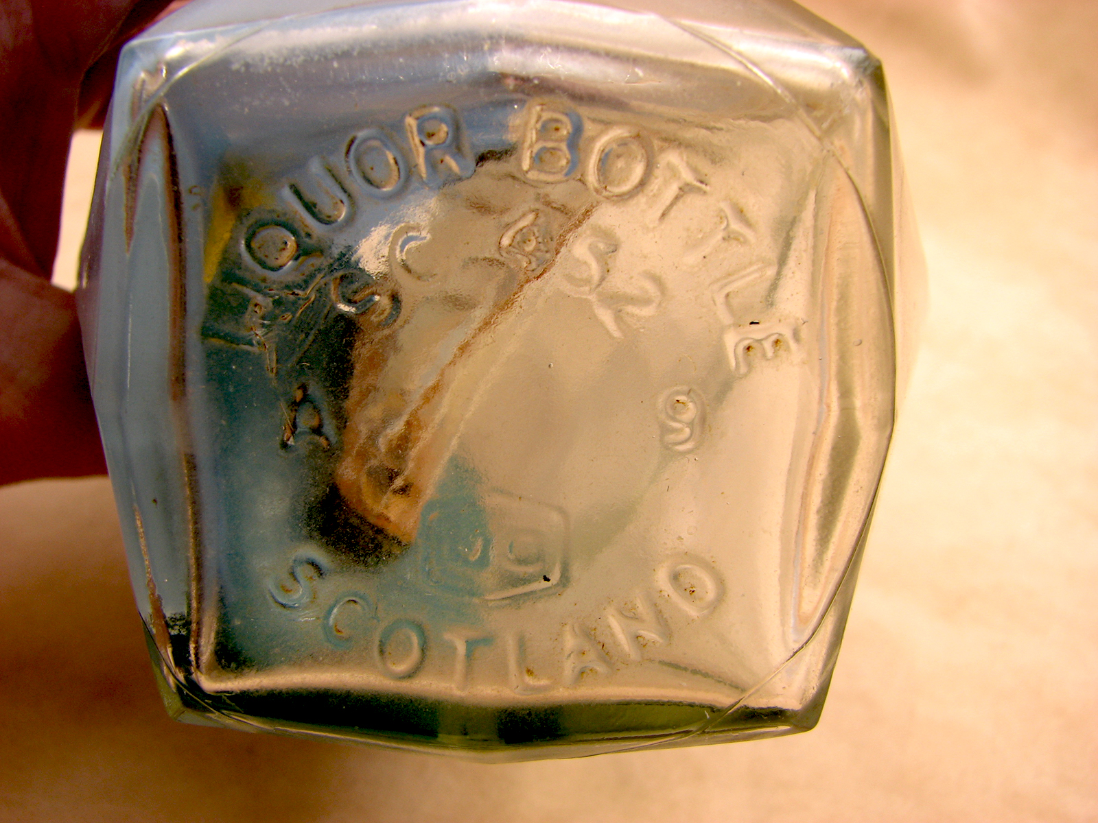 Impressive model of the Thermopylae tea clipper ship in 1970's Antiquery whisky bottle